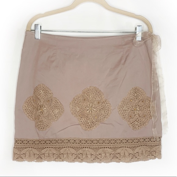 Anthropologie Dresses & Skirts - Anthropologie Plenty Mauve Crochet Bead Mini Skirt